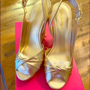 NWT Lilly Pulitzer Gold Wedges size 9.5